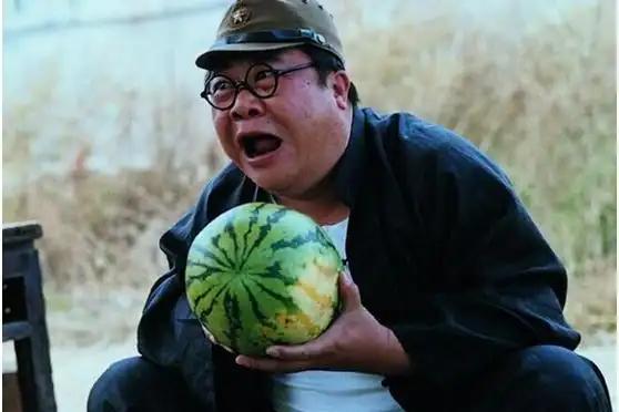 不去日本看樱花——宁可在家抠脚丫！

刚看到一个鼓动去日本看樱花的视频，我不禁在