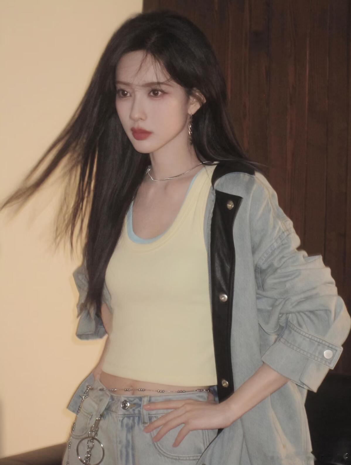 孟子义[超话]  谁懂美孟身上的腰链😍孟子义｜ ​​​