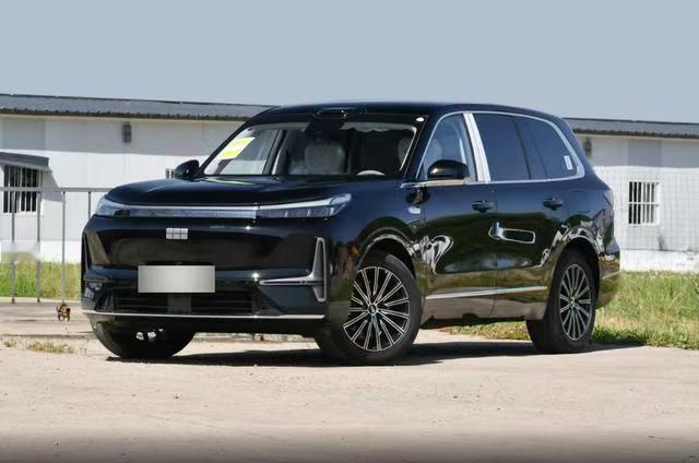 吉利银河M9：一款实力均衡的“AI科技大六座旗舰SUV”
作为吉利银河品牌推出的