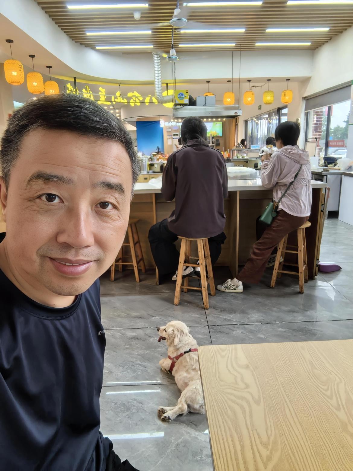 戒酒第315天
 酒龄四十年，今天是我戒酒第315天，滴酒未沾。
 
戒了这么久