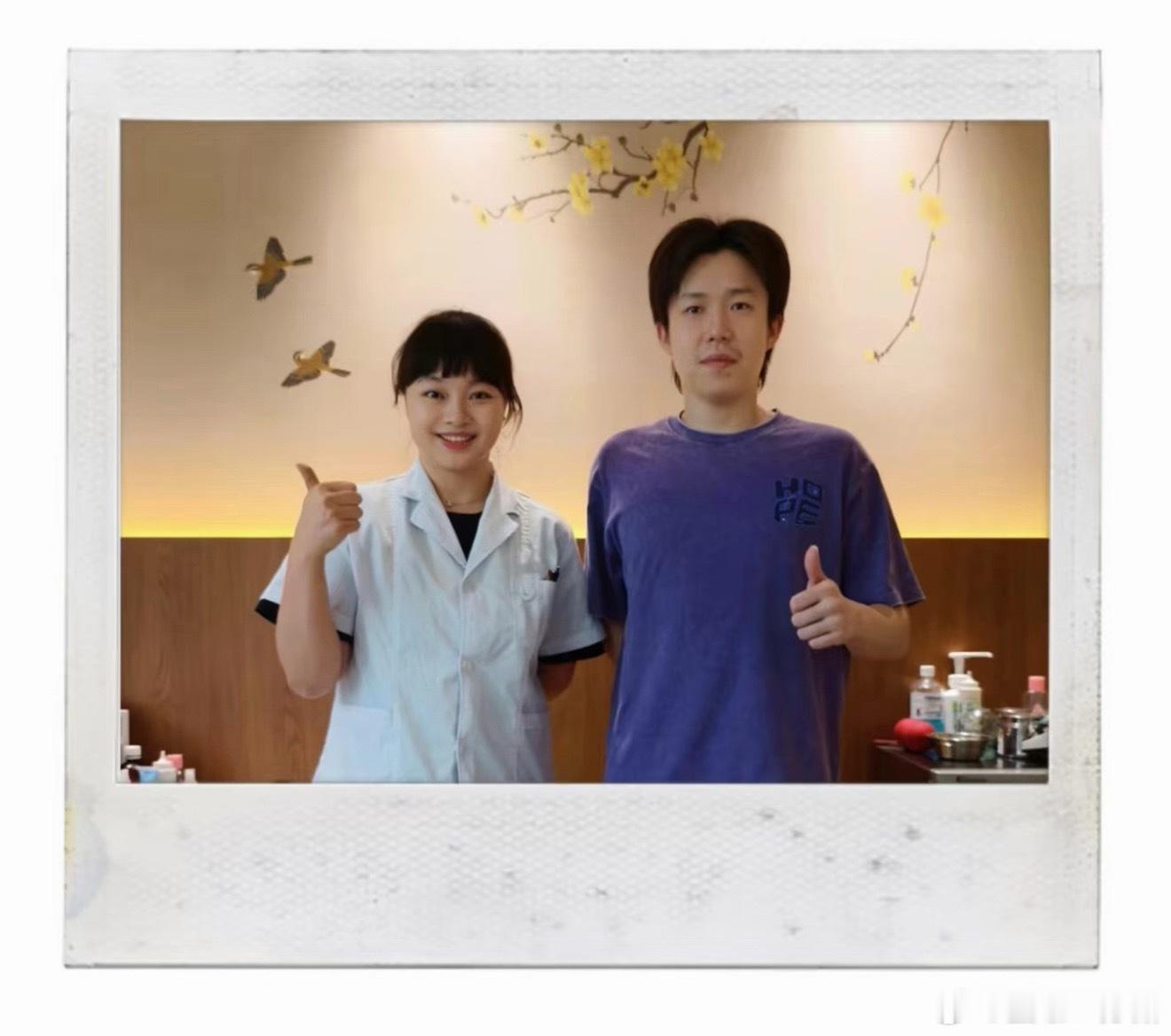 笑死我了，看得出来两个人都很有边界感了，就差中间加个锦旗写上：骨科圣手 妙手回春