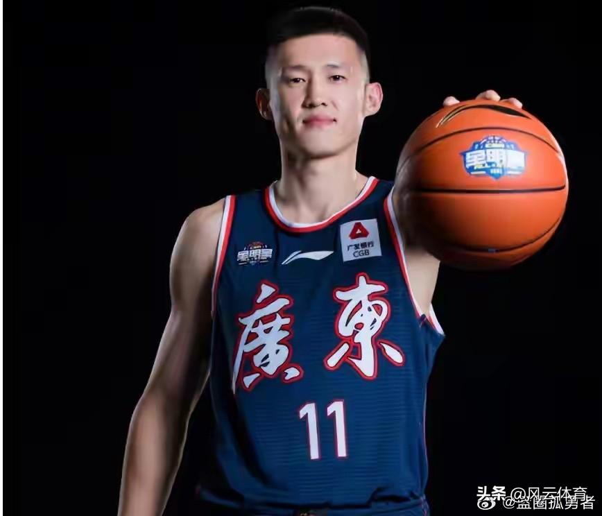曝周鹏新赛季重返广东宏远！

据媒体人球圈赵探长消息，广东宏远近期与周鹏就回归事