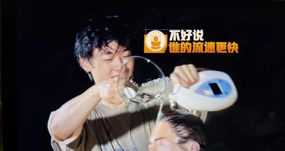 打雪仗那会儿，谁没笑出过眼泪。
第三季又回东北，雪没少下，人没少拼。
陈少熙发个