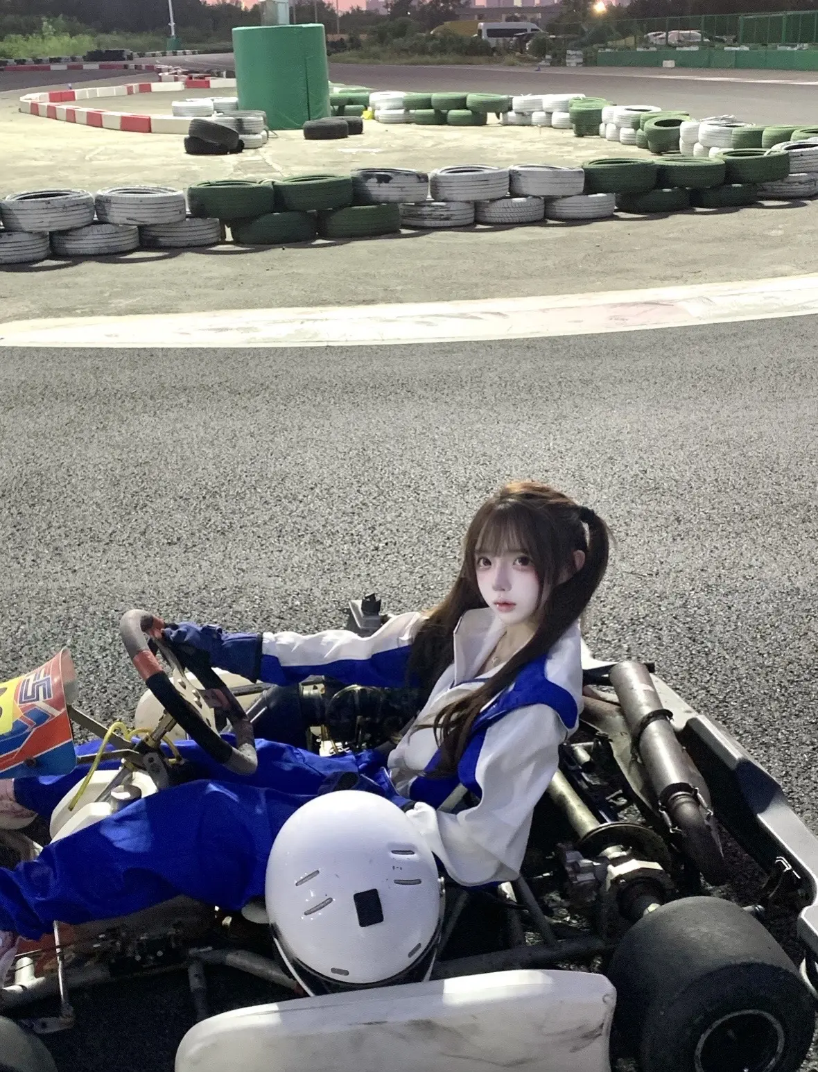 萌妹配硬曲^•ω<^