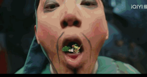 狗剩快跑这个特效比手撕鬼子比起来，也不知道哪个能赢应该是这个赢了吧， ​​​