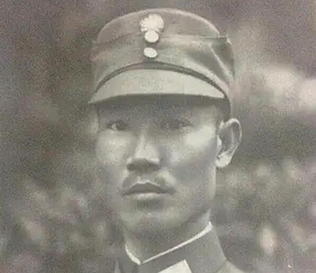 特务土匪陈靖熊：远逃千里当农民，漂亮老婆三次假嫁潜伏十年。 
 
1951年的贵