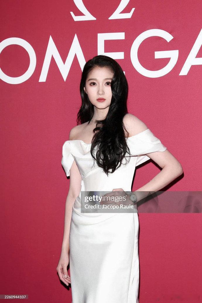 妈呀 这是关晓彤生图 