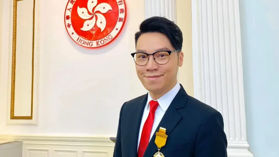 《王贤志破产：港星命运的波折与重生思考》 近日，港星王贤志申请破产的消...