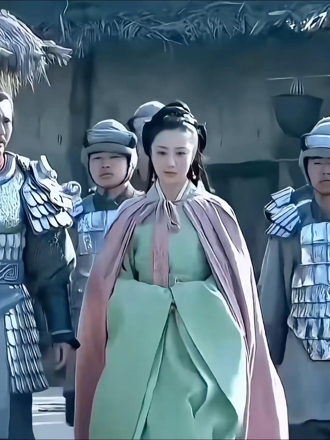 可温柔似水，亦可傲骨铮铮。虞姬