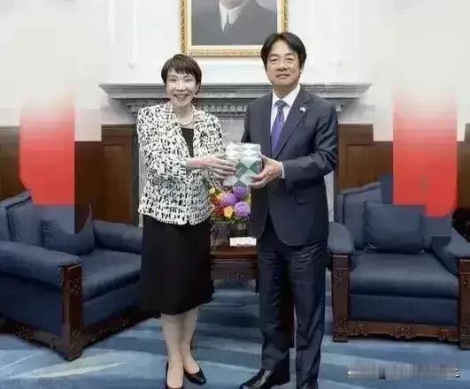 安倍遇刺四周年！

依然还是这两个人跳的欢！

高市早苗发文称：7月8日这一天是