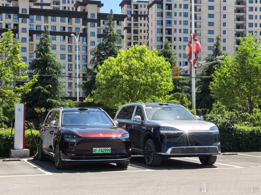 这新款M9真的气场提升了不止一点我看网上对新款下方的镀镉进气格栅褒贬不一但我个人