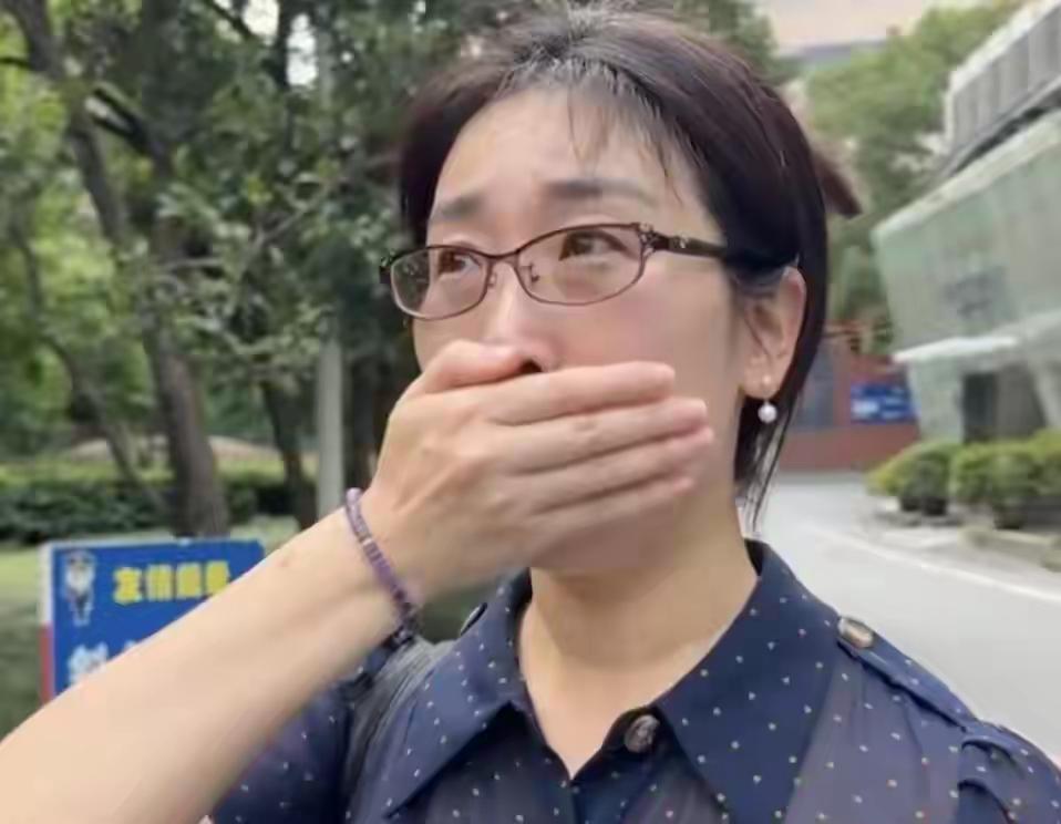 结婚21年，丈夫竟用假证和情人生下“试管婴儿”？还要“净身出户”逼退原配，这算盘