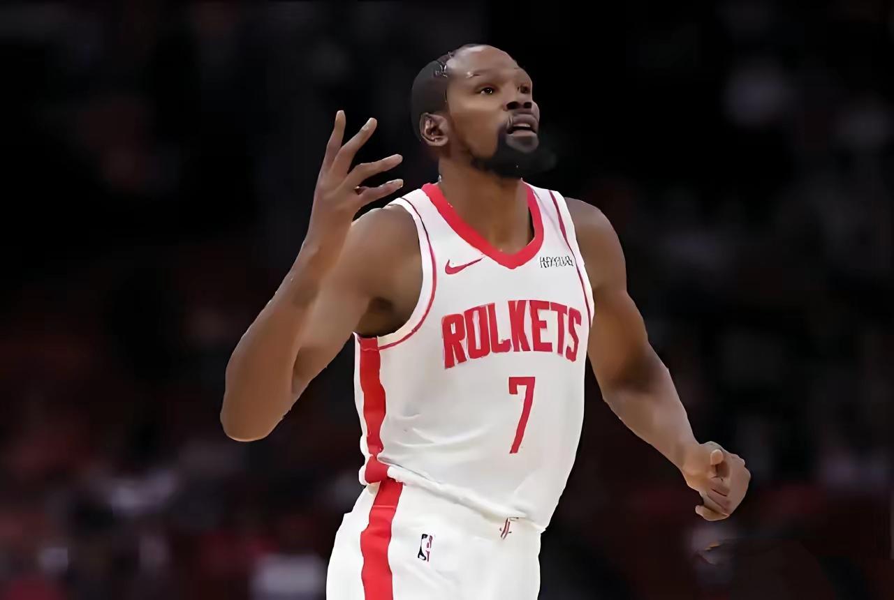 死神依旧无解，杜兰特创单赛季2000分历史最年长纪录。单赛季2000分是一项非常