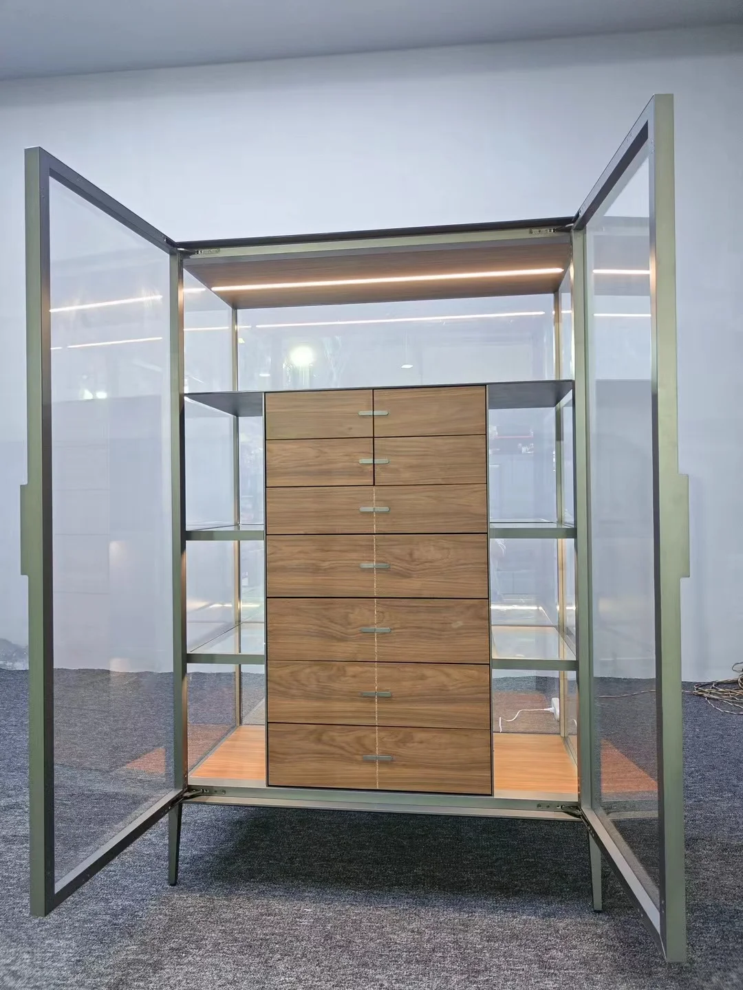 1350一方做的玻璃柜