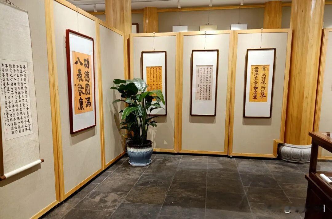 名号是在唤醒我们
这句名号是在唤醒我们——当我们还在酣睡时，阿弥陀佛名号在声声唤