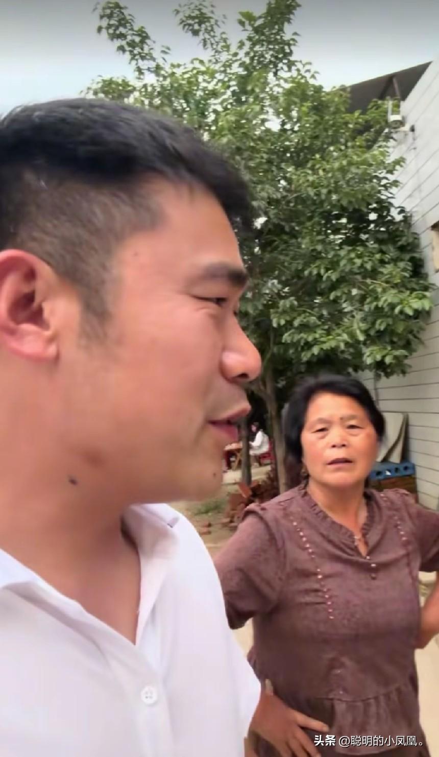 小故事！
    可笑 可真是可笑，李佳 让半熟去雨露家，去接 老壳子回家。李佳