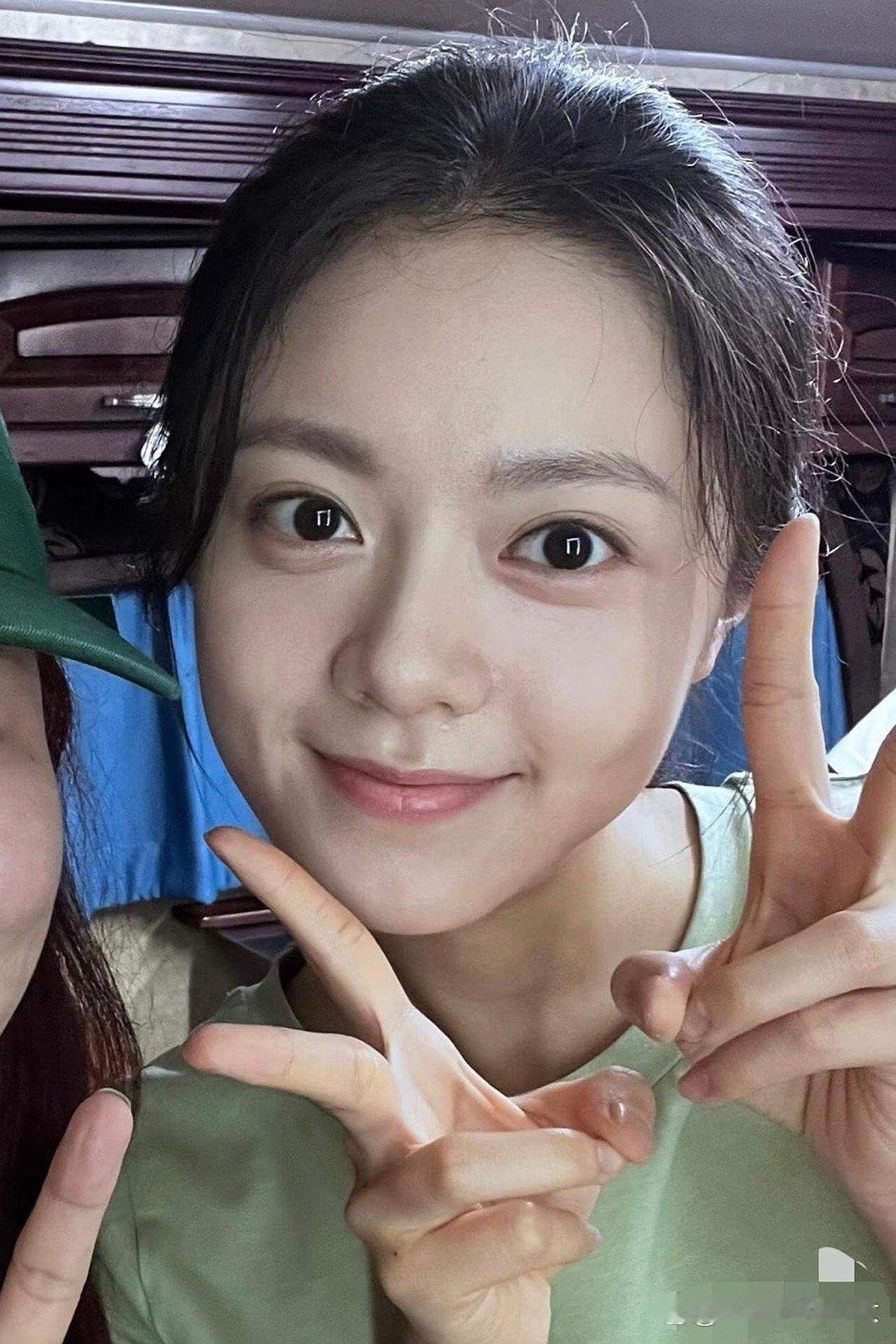 赵今麦素颜绝了！水汪汪大眼睛超吸睛～ ​​​