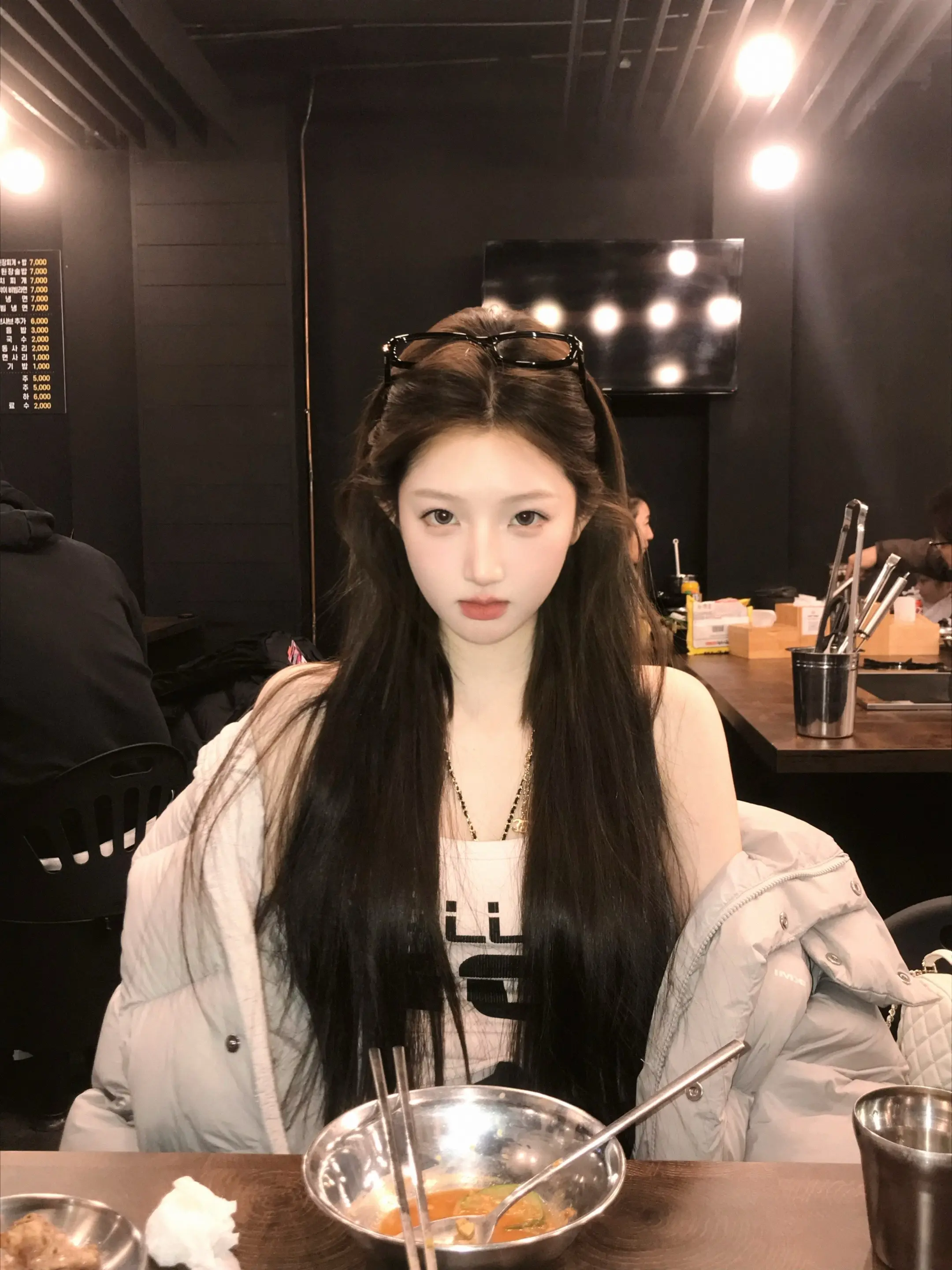 轻松点儿 主角。