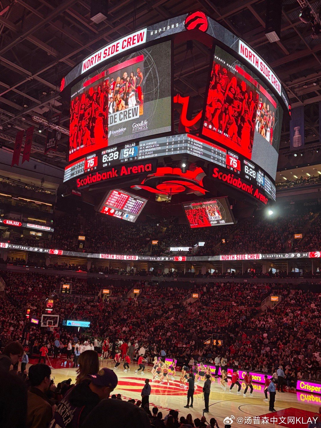 一抬头看一眼比分，分差21分了别第四节垃圾时间了吧独行侠vs猛龙猛龙vs独行侠