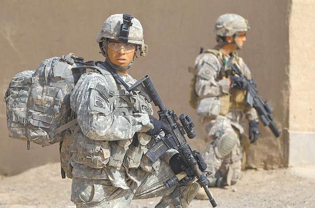 台湾资深媒体人陈世昌发文写道：“美国入侵委内瑞拉，台湾民间当看一场好莱坞电影，少