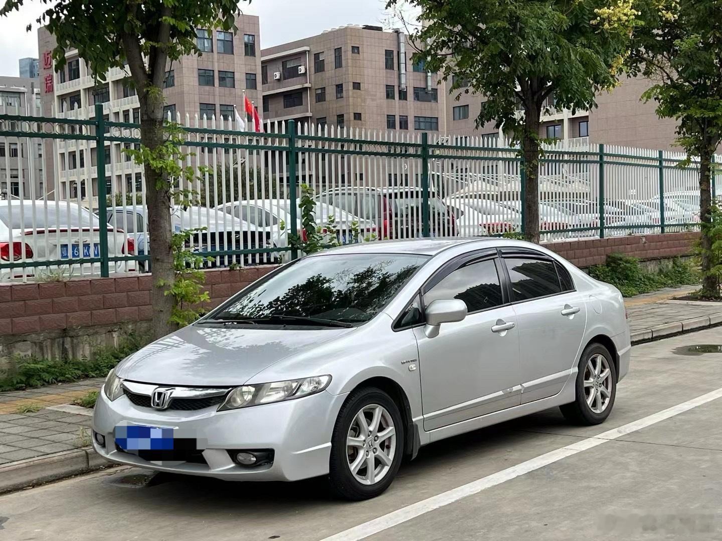 个人一手的八代半思域11年上牌，11万公里1.8手动挡，现在这种车源真是越来越少