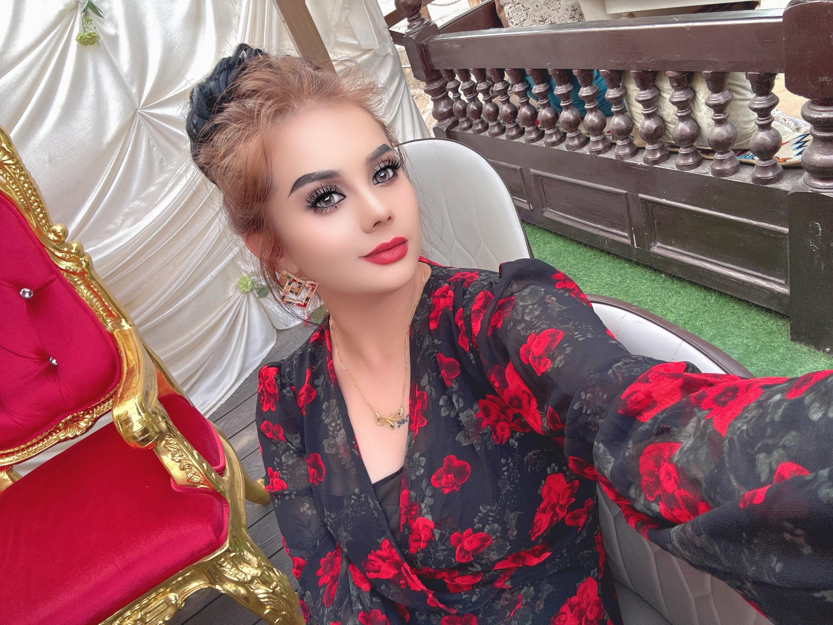 ئىچىمنىڭ يالغۇزلىقىغا ھېچنىمە يەتمە...
