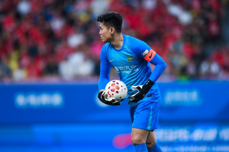 浙媒：浙江队人员严重短缺，门将赵博打封闭出战