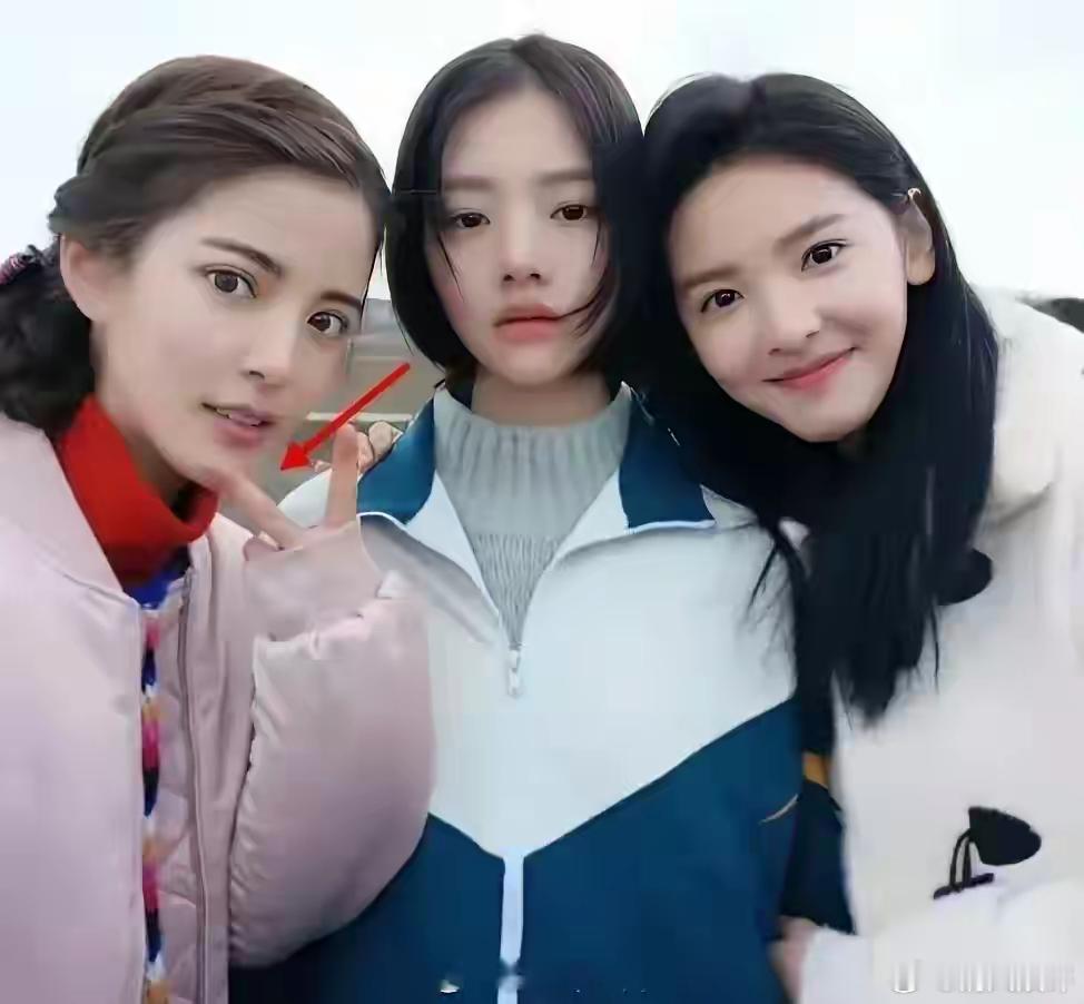 她们三个最漂亮的那个却没红，颜值最低的却红了，内娱真的好疯癫 