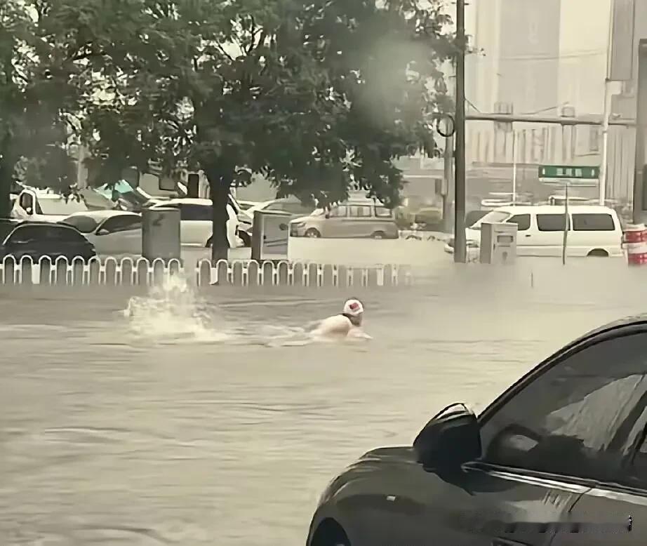 这下好了，不仅东北，连全国人民都知道了，谁能想到，面对暴雨，沈阳银不是囤粮囤水囤