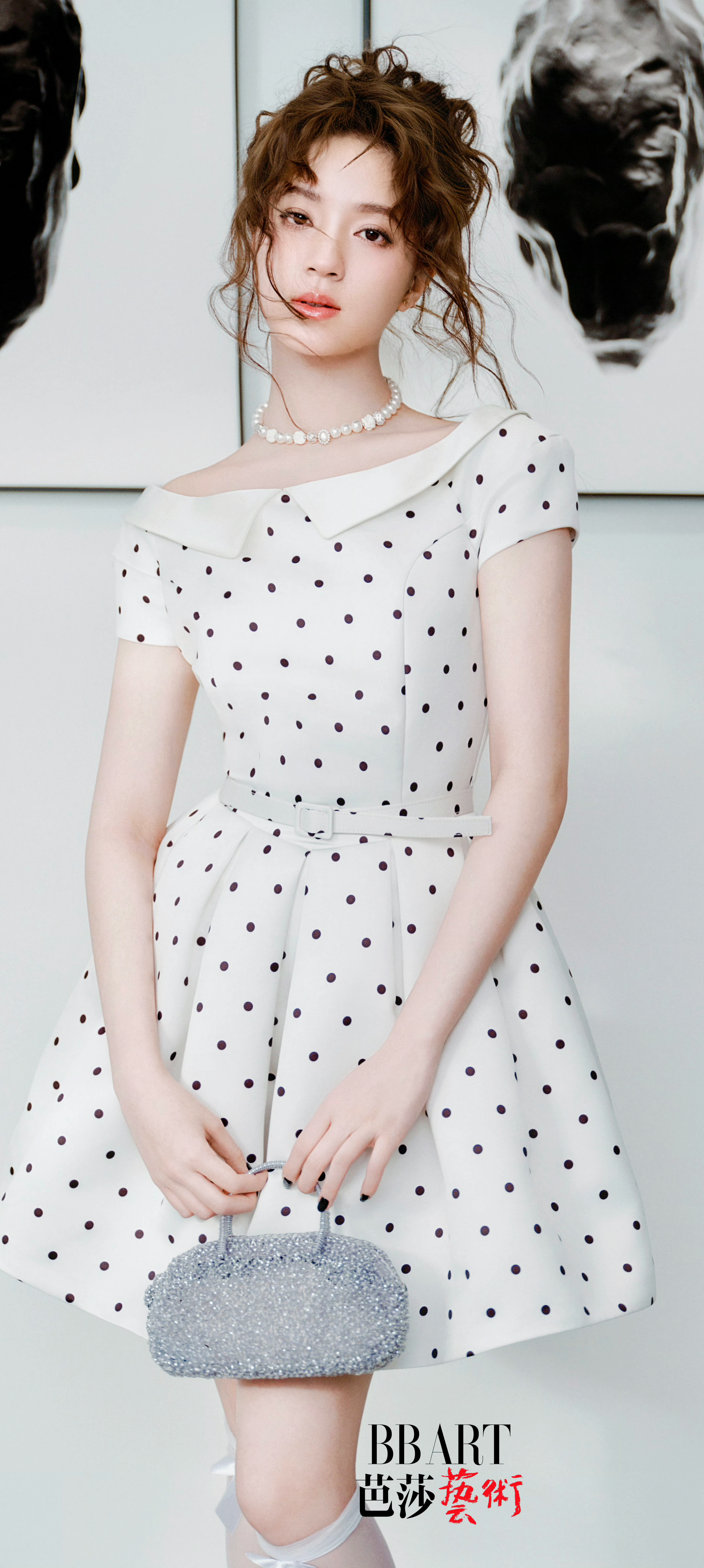 欧阳娣娣 漂亮的白色高筒袜