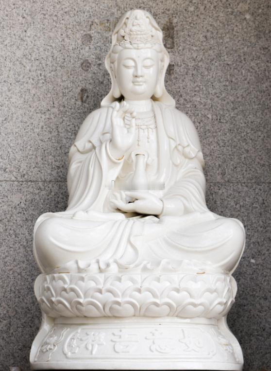 福报并非遥不可及，而是我们每一念善行、每一次慈悲的累积。善意的念头，总能减轻我们