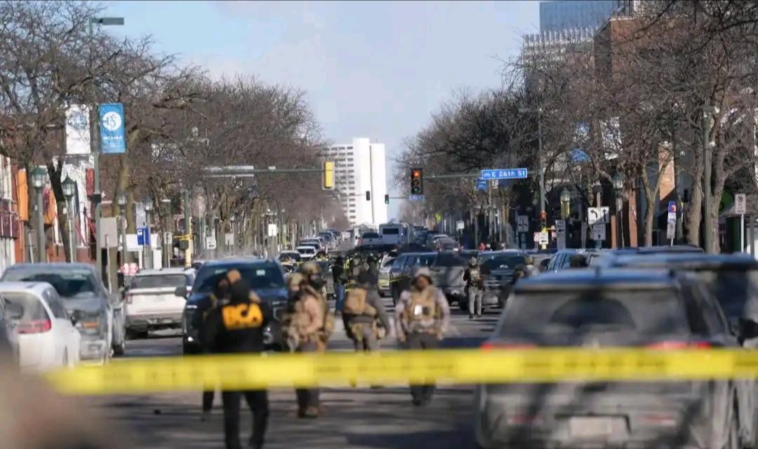 执法之枪再响，信任之伤难愈：明尼阿波利斯的血色清晨

血迹未干，争议再起。当地时