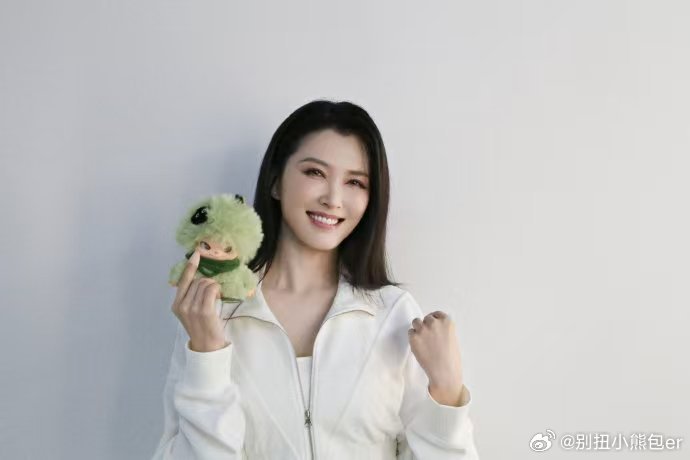 徐洁儿一开口一切都对味儿了徐洁儿唱跳实力完全不输女团一开口就内味儿十足，唱跳全程