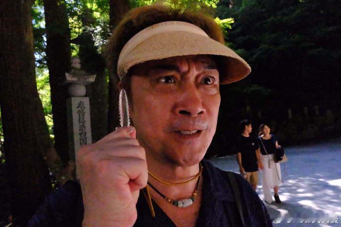 费曼发了一堆吴镇宇丑照 费曼分享日常plog，发了一堆吴镇宇丑照，爹见打系列！ 