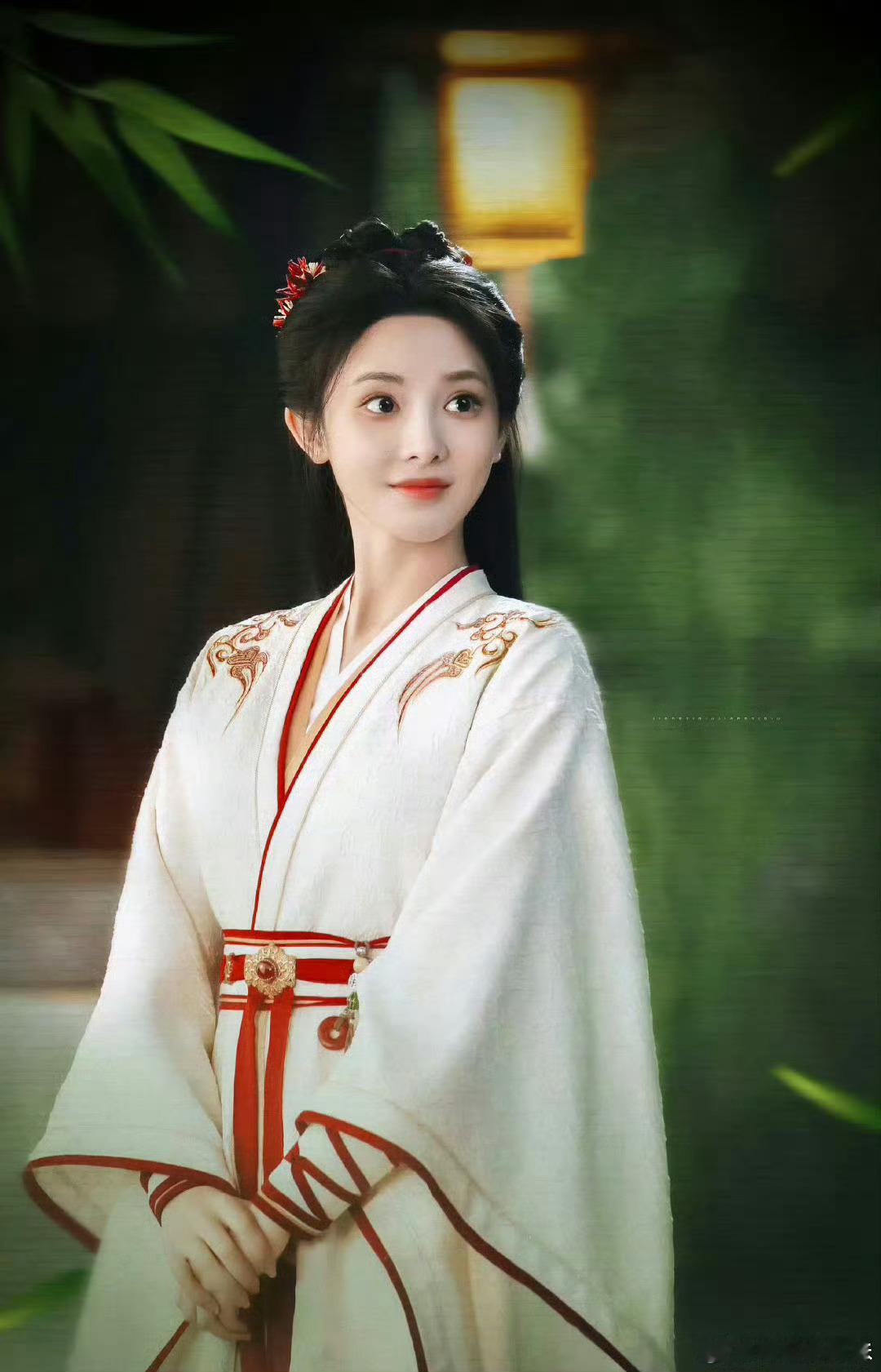 彭小苒两部剧发型，这下谁能分得清凤凰台上和明月苍茫。 ​​​