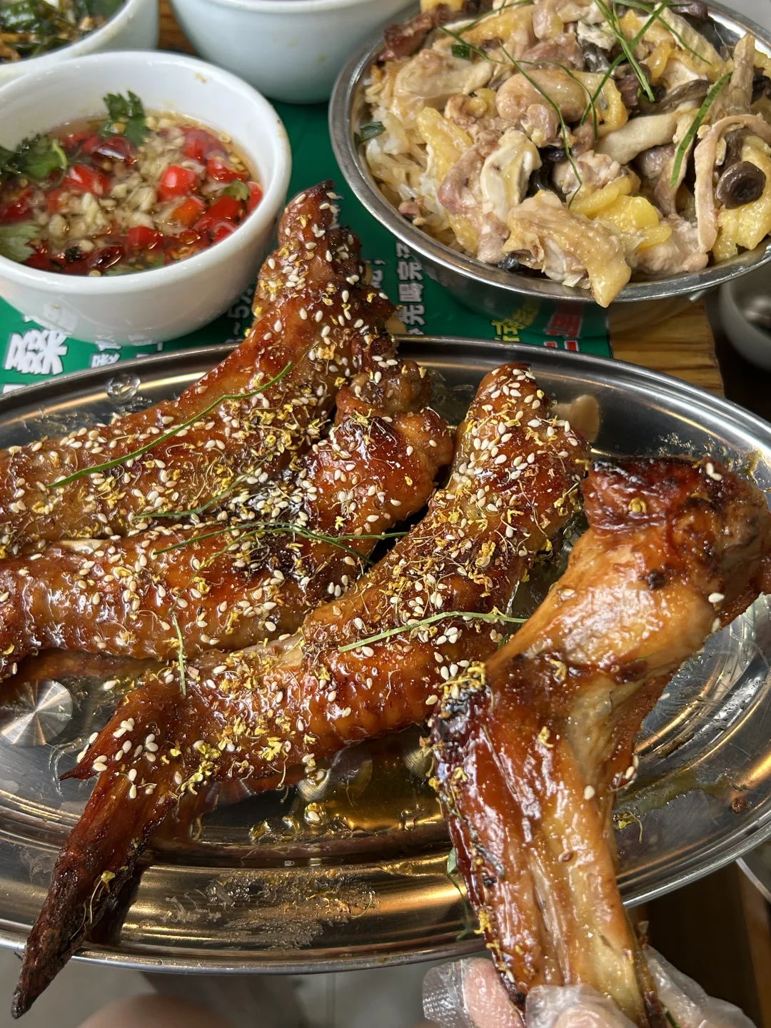 在广州农庄吃到的：震撼桂花蜜汁鸡翼