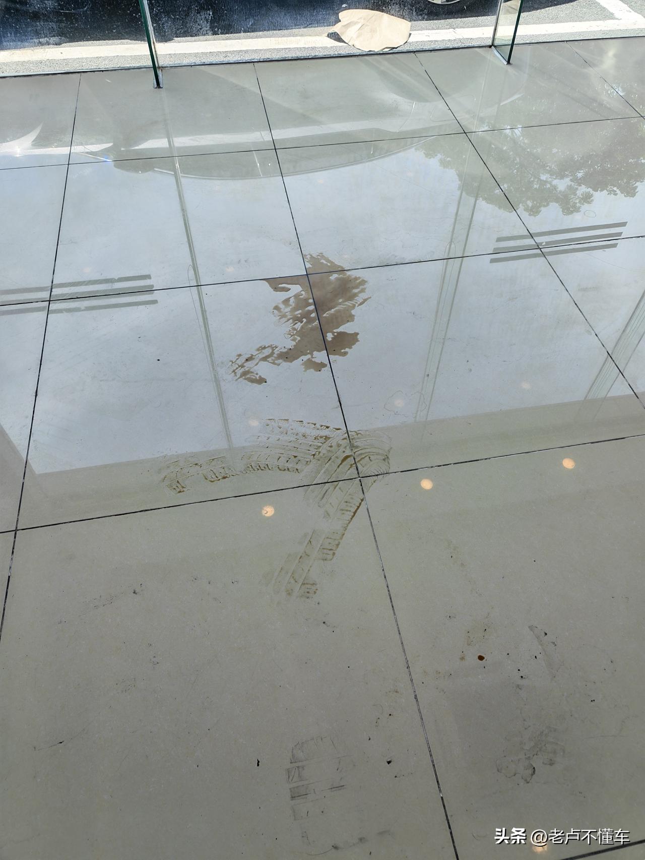 省小钱，亏大钱！
某丰田车主想着省一点常规保养的工费，在路边一些小作坊保养！结果