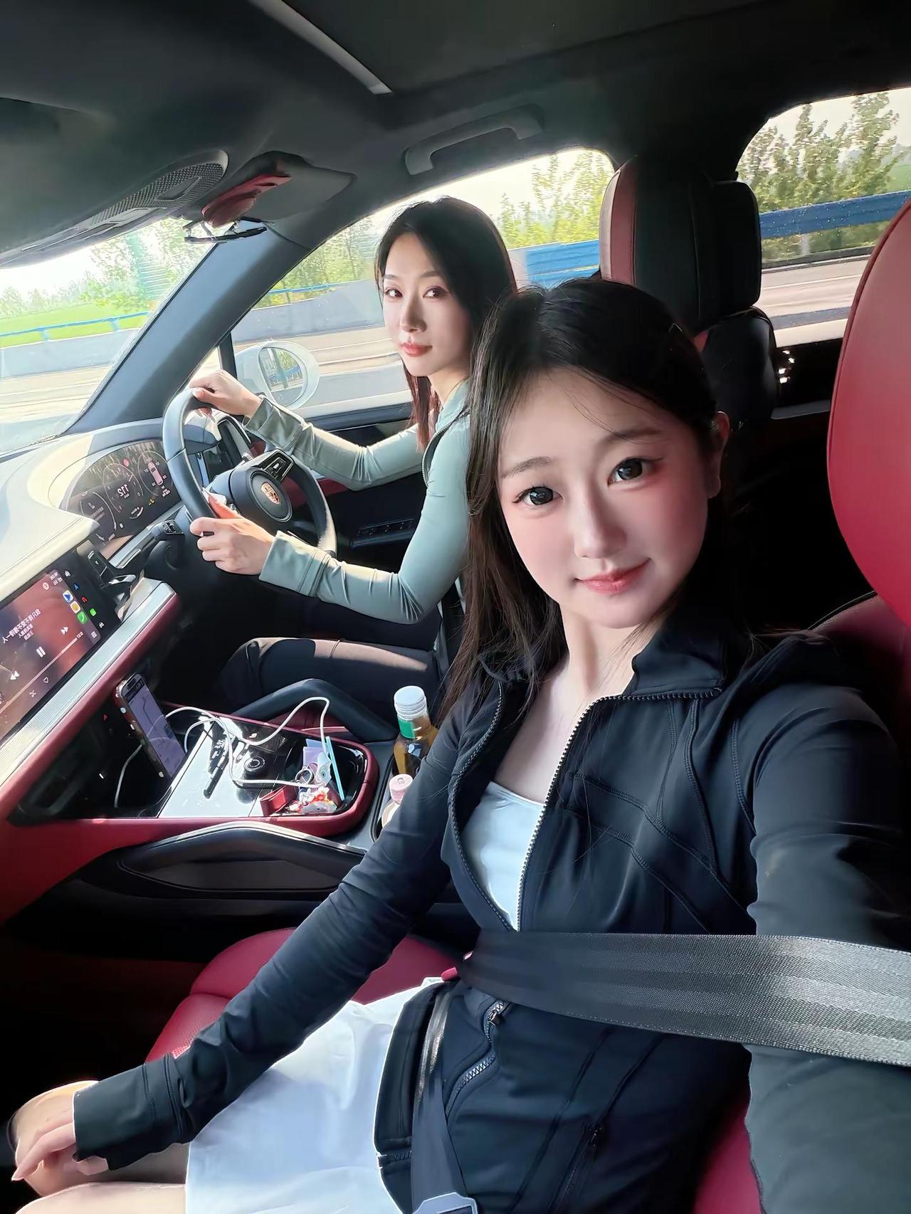 有什么委屈先坐上我的副驾好吗