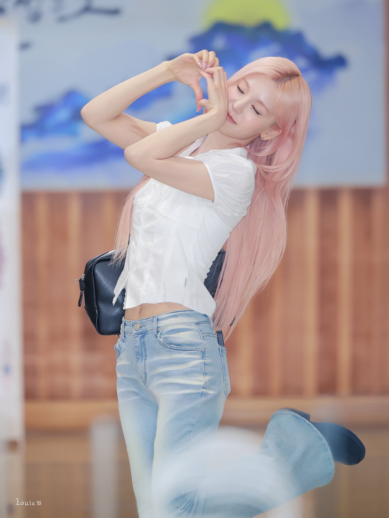 黄礼志  粉粉嫩嫩的一颗水蜜桃🍑©️kpop_louie 
