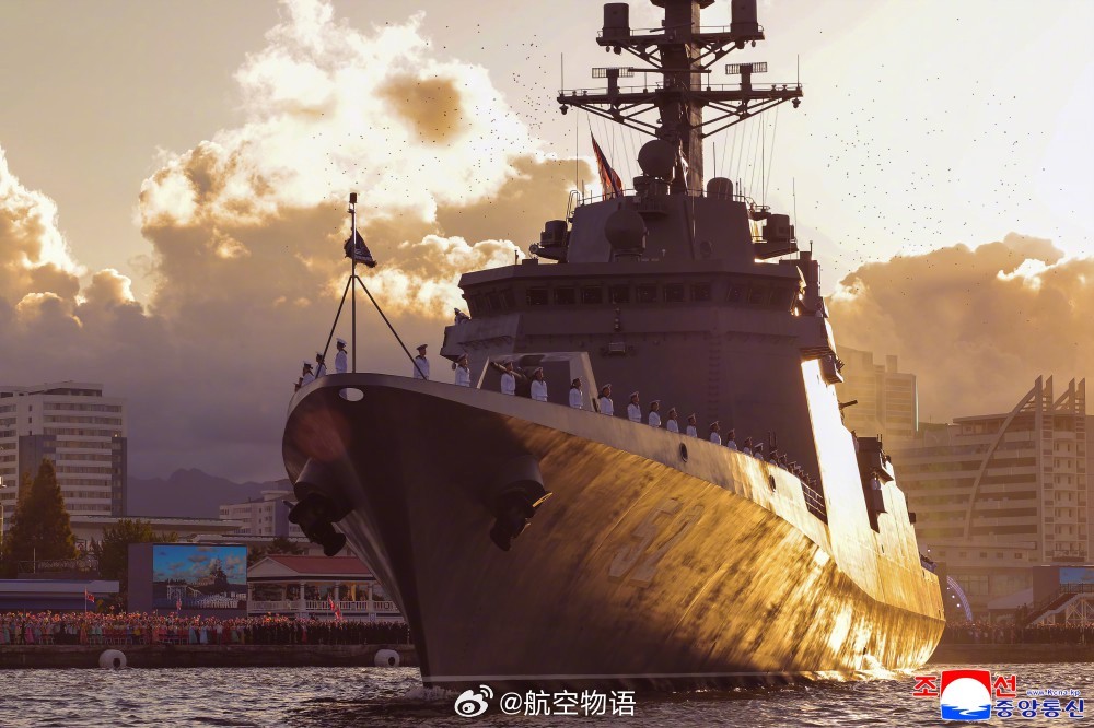 据朝中社报道，去年下水时发生侧翻严重事故的曹县海军崔贤级驱逐舰二号舰“姜健”号驱