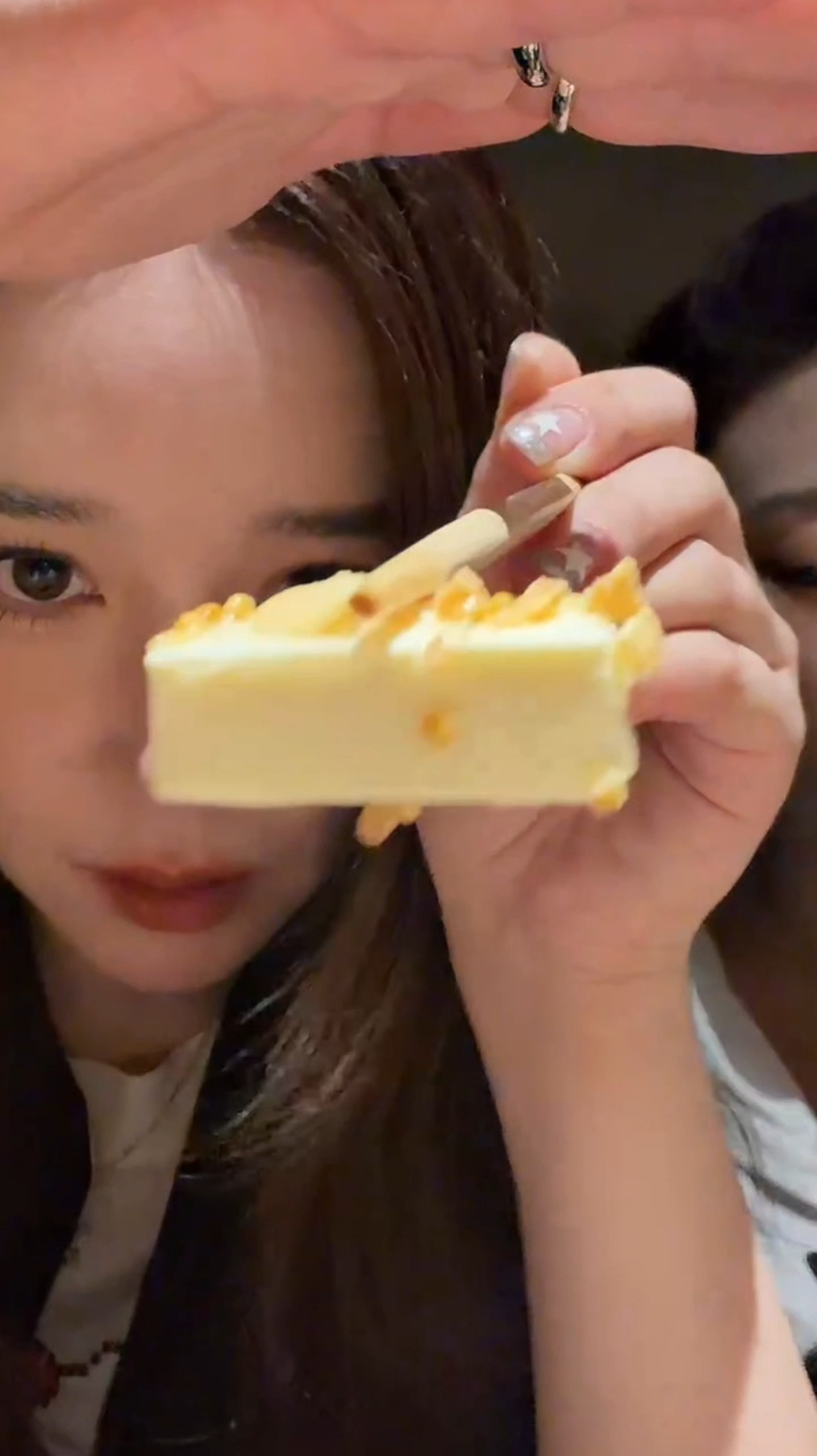 “张嘴宝贝，来”，，，她是铁了心要养这个梦女了😇  专栏 · 🍃