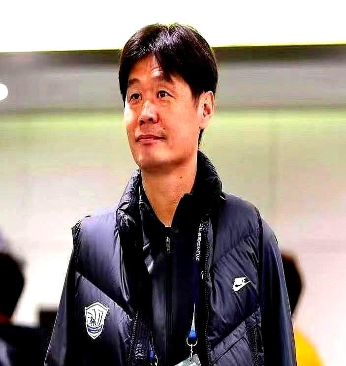 保级名额多一个，心跳快一倍。

青岛海牛刚续命，又得再续一次。

安东尼奥留下，