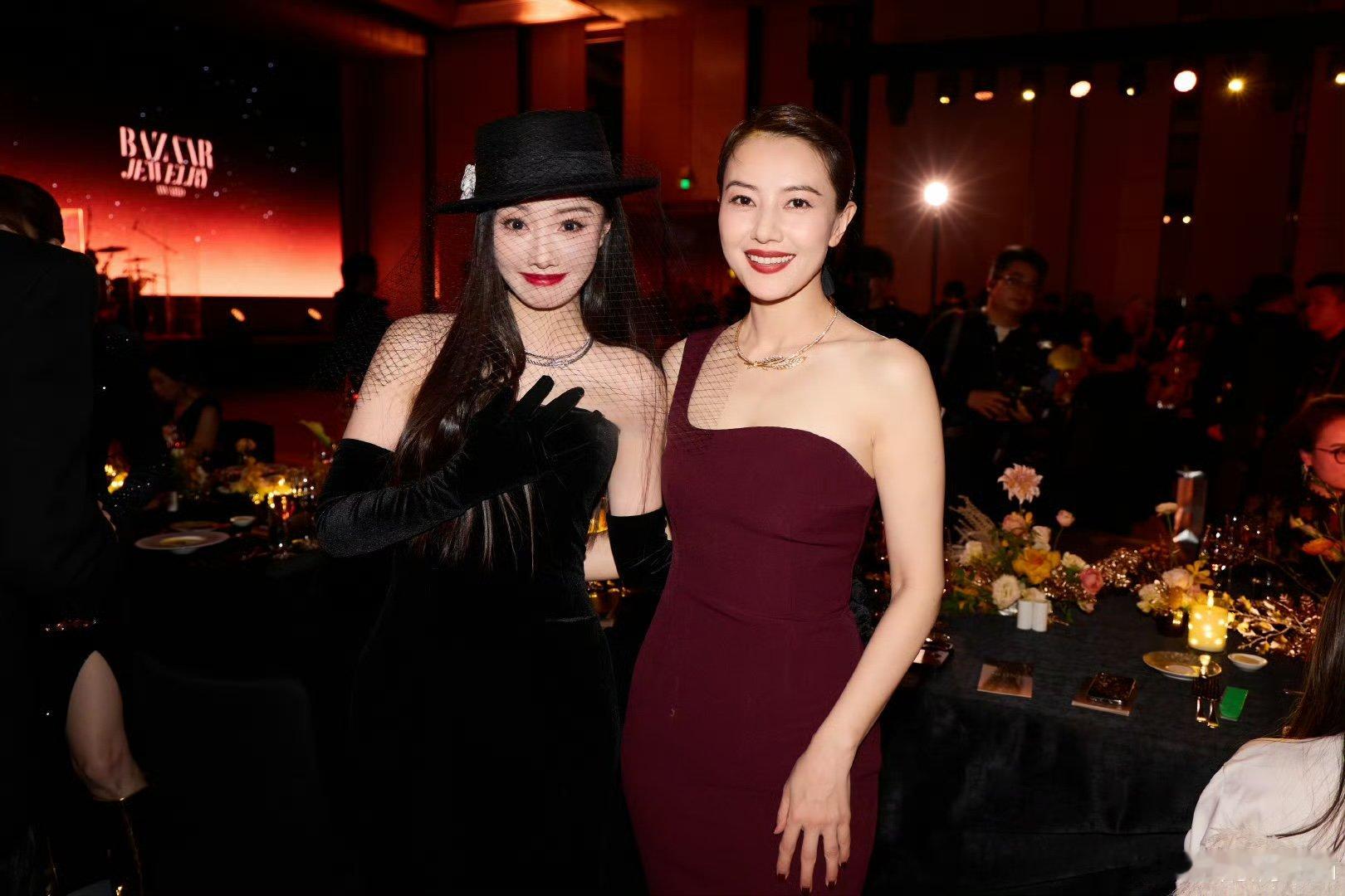 高圆圆把王鹤润美晕了王鹤润夸高圆圆太有气质了王鹤润夸高圆圆太有气质了，真的好美啊