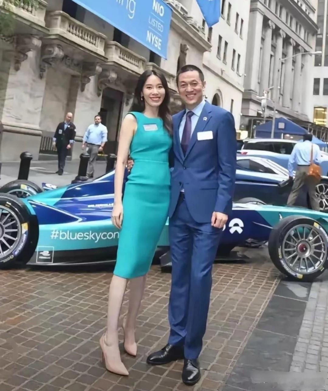 蔚来的老板李斌和妻子王屹芝。 