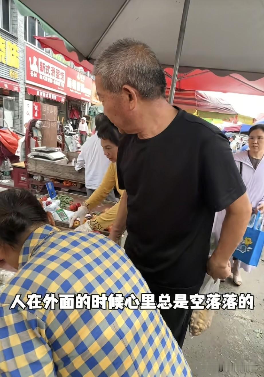 天赐爸爸透露天赐妈妈最新病情，这段时间她的状态越来越好，而有一件事却不放心。
大