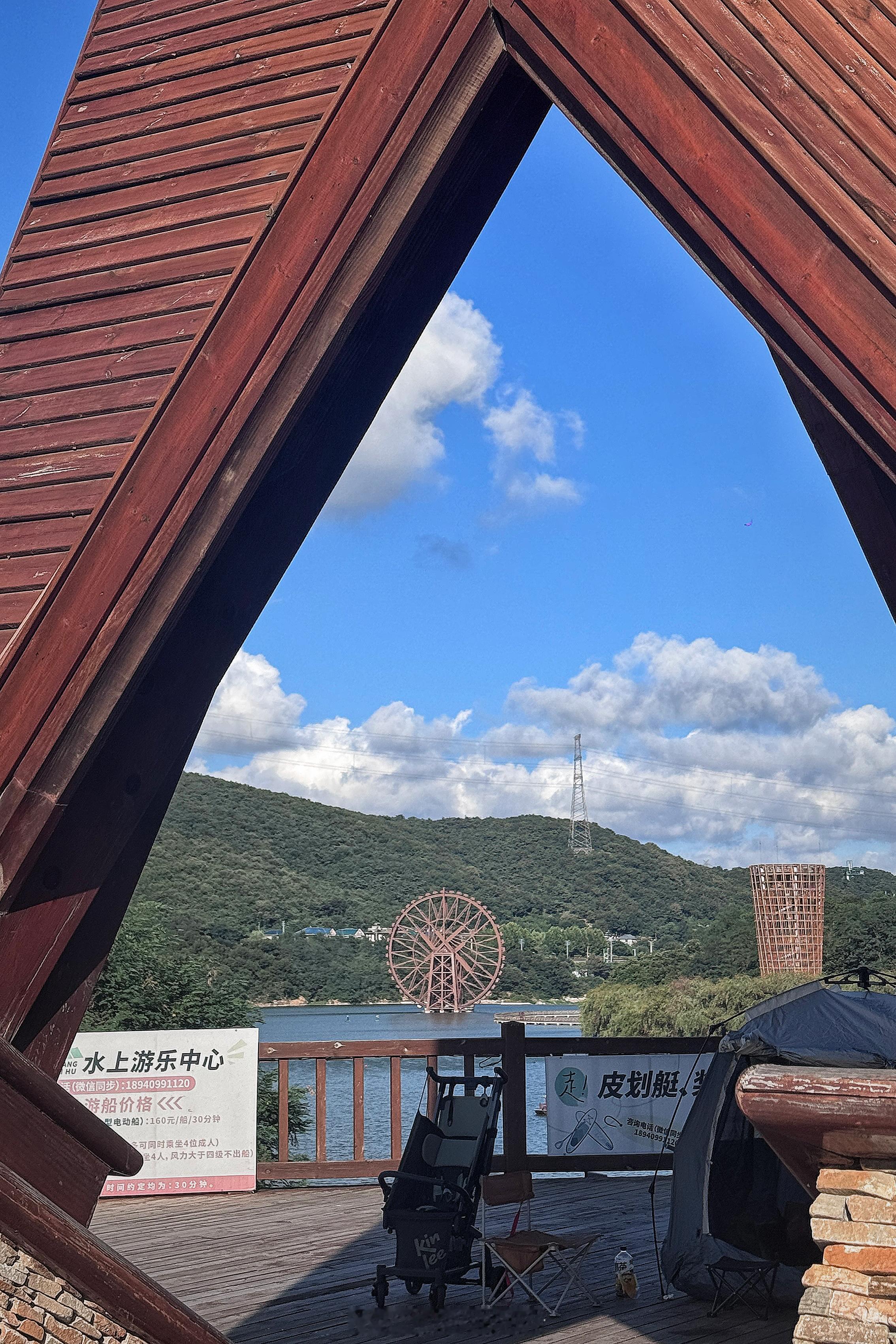 安静的站着缓缓的走着听见风穿过树叶让山林的节奏慢慢替换心里的嘈杂手机摄影 大连·