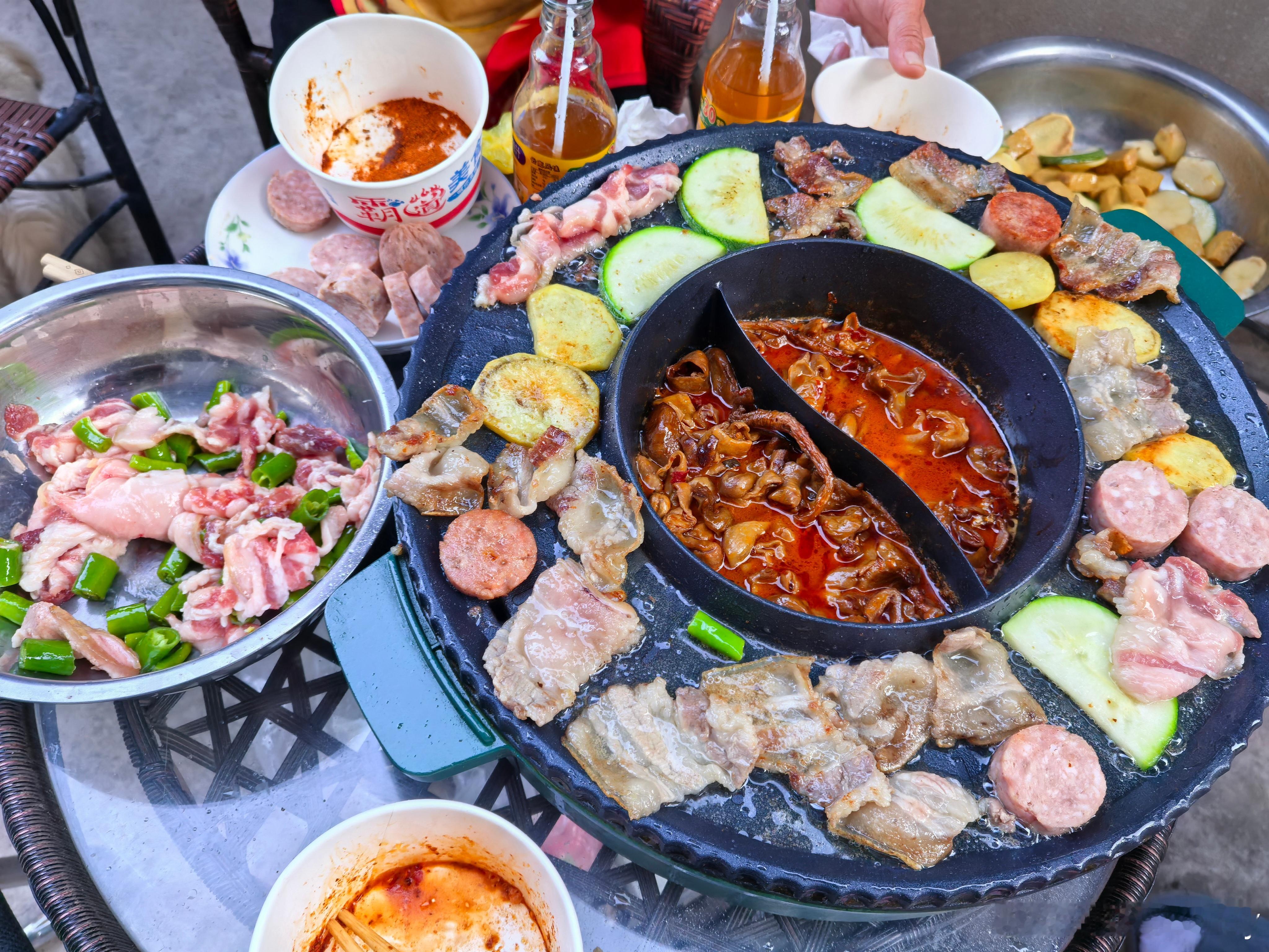 家庭烧烤，确实很美味😄。美食不可辜负的美食