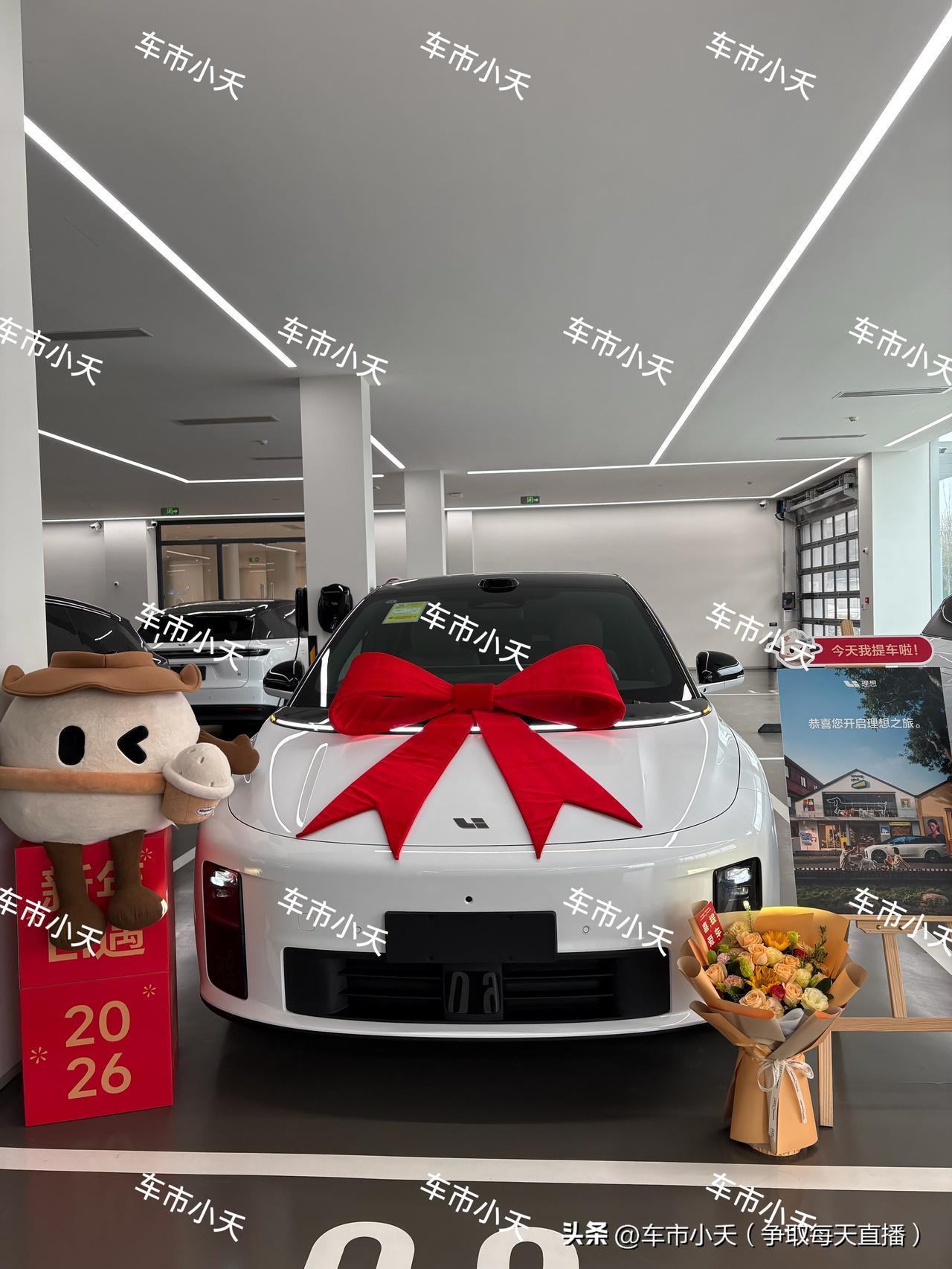 提车日记：理想i6提车

今天给山东的小伙伴提了一辆理想i6，这辆车其实也是昨天