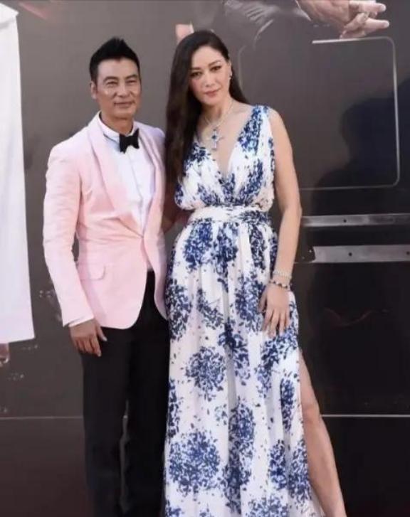 1997年，任达华与名模琦琦结婚，他对琦琦说：“婚后不生孩子、不买房、不吵架。”