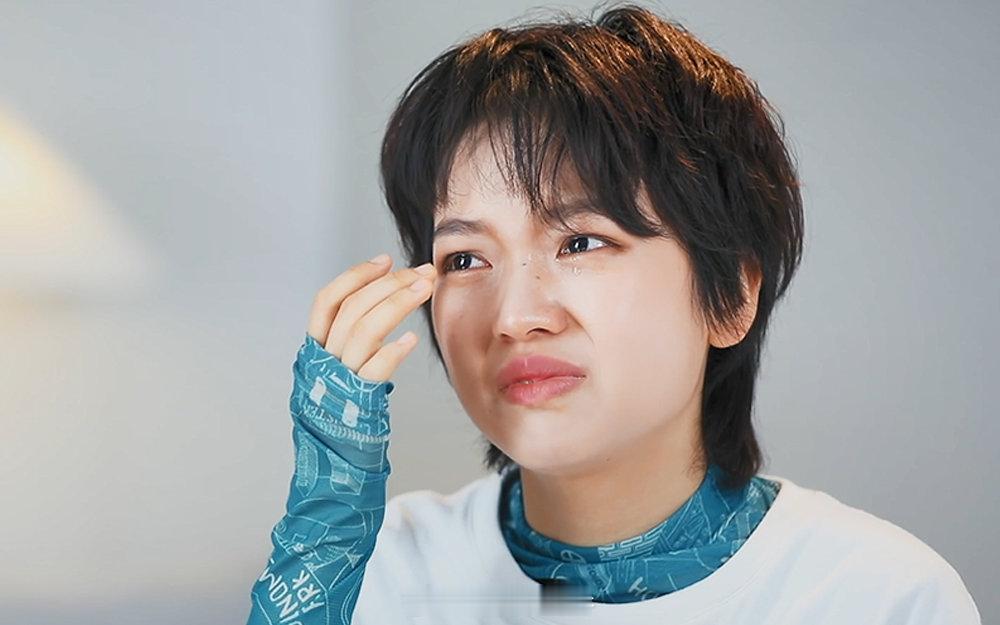 谁教拉宏这么毕业的原来毕业典礼还能这么松弛！拉宏完全不被传统框架束缚，巧思满满看